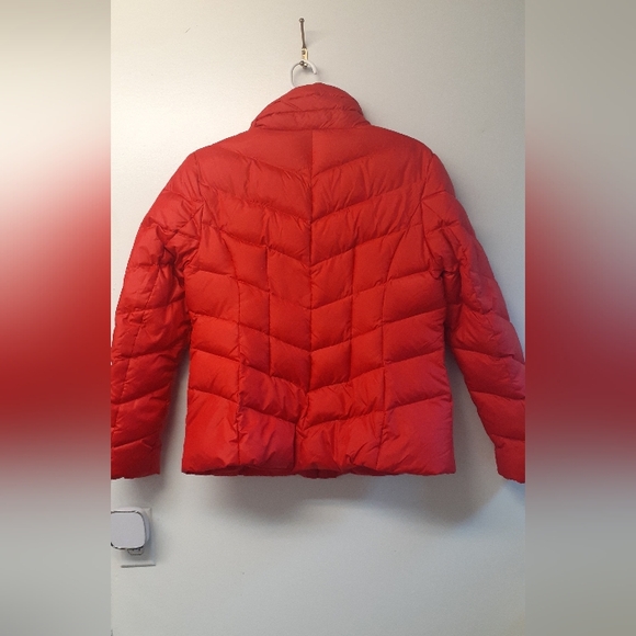 Bright red Guess puffer jacket - size large - Picture 4 of 7